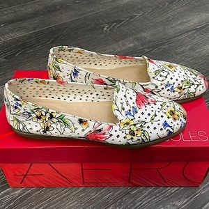 AEROSOLES You Betcha white floral laser cut flats